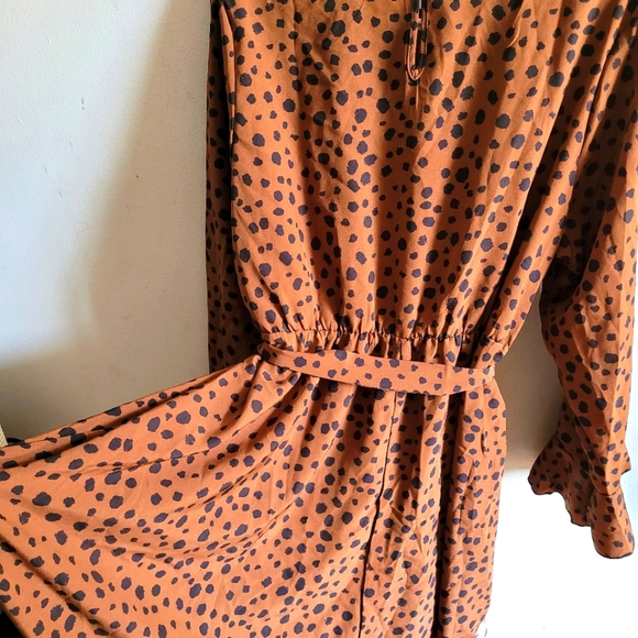 Plus Size Dalmatian Print Flounce Sleeve High Low Belted Blouse - Picture 4 of 8